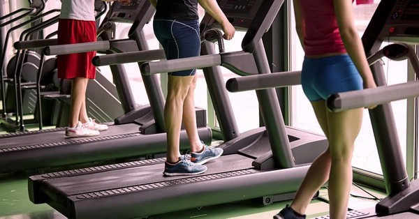 Az izomláz nem ellenség, hanem a fejlődés jele! Ismerje meg a szervezet válaszreakcióit, az izomrostok erősödését és a hatékony regeneráció titkait szakértőnktől.