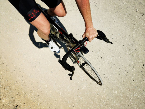 Hogyan védekezzünk a káros UV-sugarak ellen, biciklizés