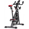 A Schwinn IC8 szobakerékpár mágneses fékrendszerrel rendelkező fitneszgép.