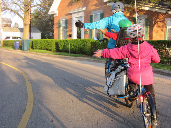 A kerékpározás beépülhet a mindennapokba, mint családi sport.
