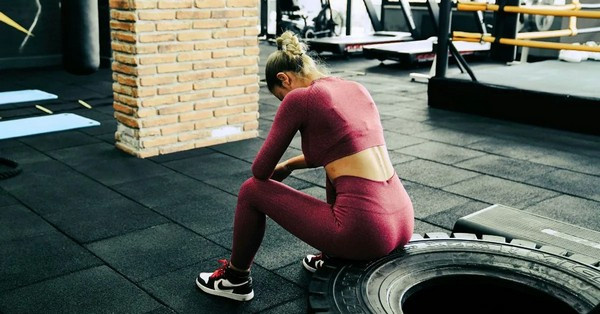Mi az az exorexia? Ha a sport már nem öröm, hanem bűntudat vezérelte kényszer, az komoly veszélyt jelenthet. Olvasson az edzésfüggőség és a testképzavar jeleiről!