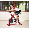 A BH Fitness SB1.4 Spin Bike szobakerékpár ergonomikus ülése, csúszásmentes kormánya széles határokon belül állítható be a gyorsszárakkal.
