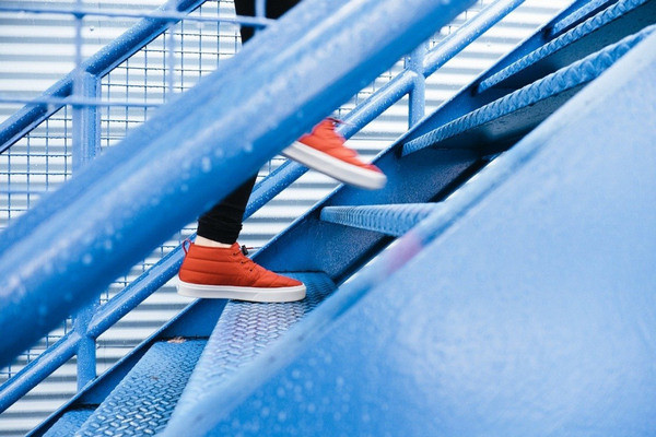 A lépcsőzés és taposás két különböző mozgásforma, melynek során más izmok dolgoznak intenzívebben.